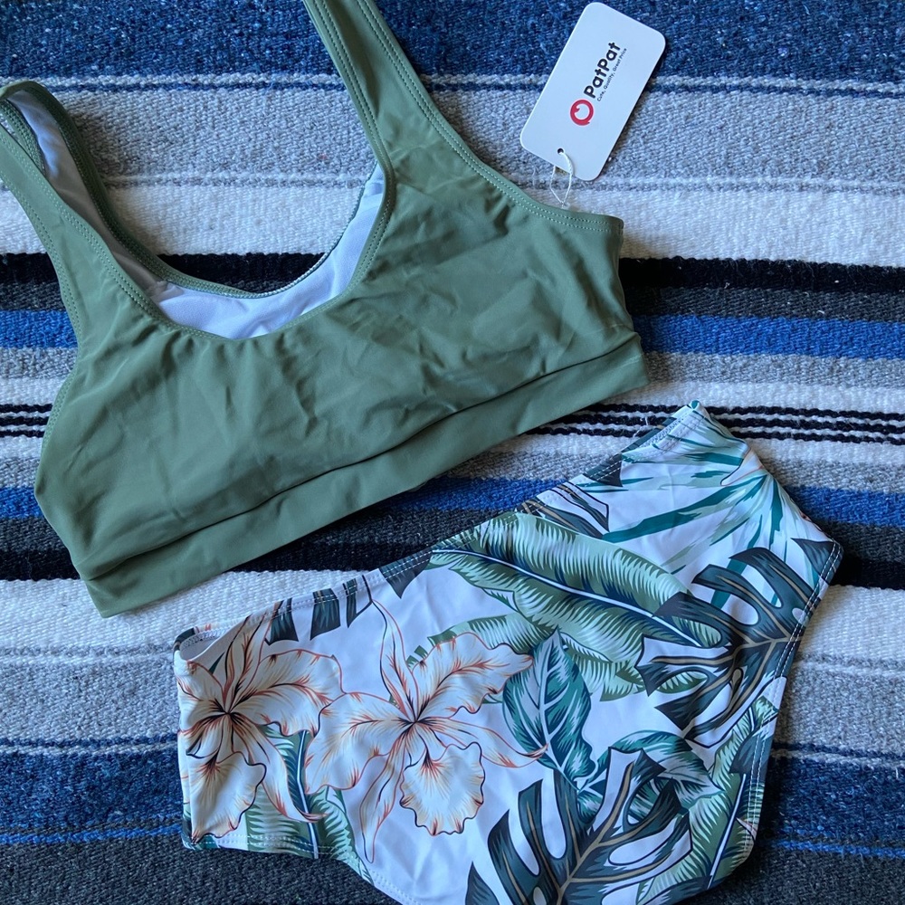 🆕 New! Floral and Leaf Print Women’s Swimsuit